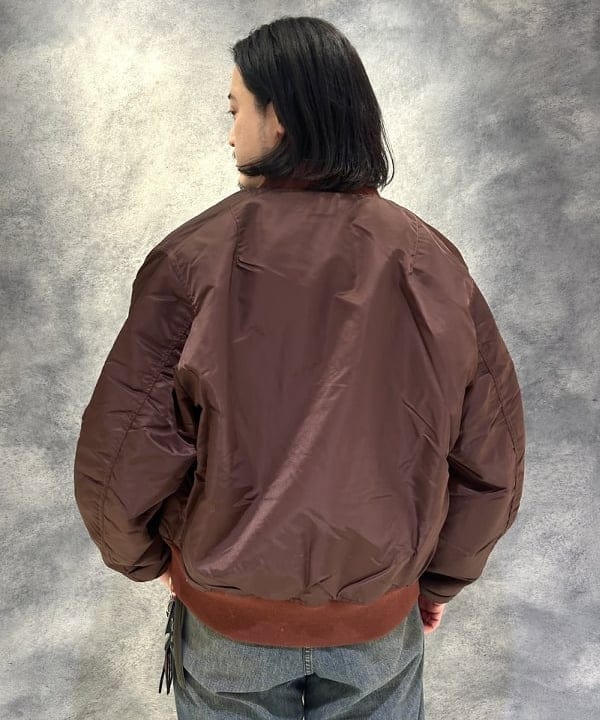 IHA(イハ)さんの「BEAMS WOMEN｜リラックスフィット THERMOLITE(R) MA-1 （撥水）」を使ったコーディネート