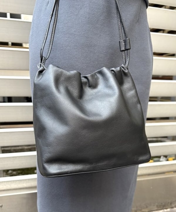 オカモト ミサキさんの「BEAMS WOMEN｜シンプル タイト ニットスカート .M」を使ったコーディネート