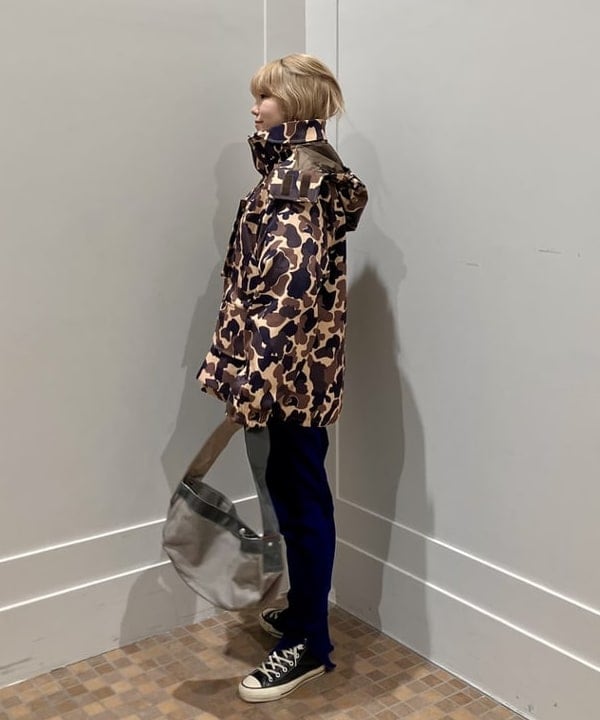 小原 もこさんの「BEAMS WOMEN｜ニュースペーパーバッグ ミニ」を使ったコーディネート