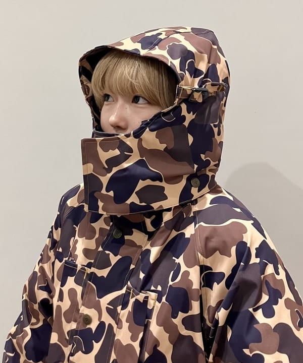 小原 もこさんの「BEAMS WOMEN｜ニュースペーパーバッグ ミニ」を使ったコーディネート