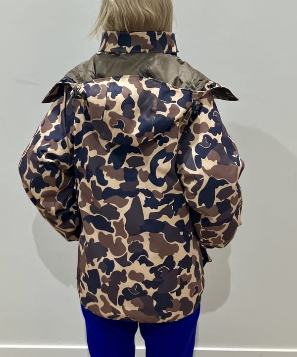 小原 もこさんの「BEAMS WOMEN｜ニュースペーパーバッグ ミニ」を使ったコーディネート