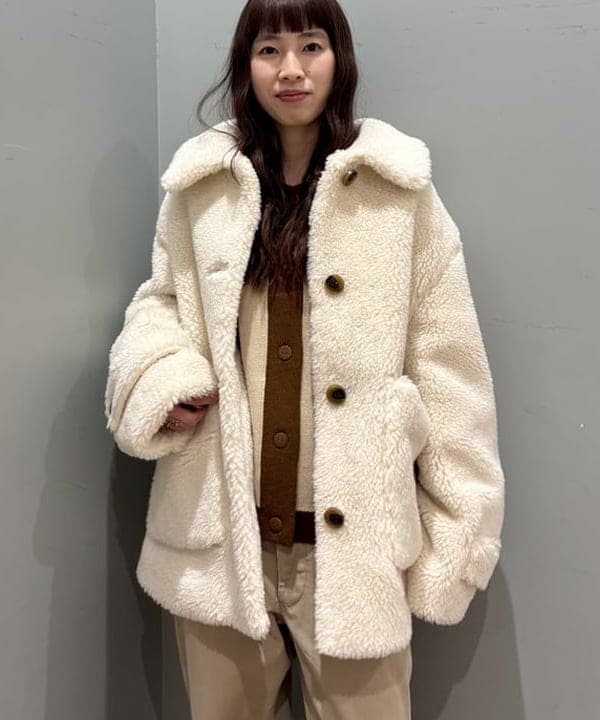 はやしあかねさんの「BEAMS WOMEN｜ボア ビッグ ポケット ハーフ コート」を使ったコーディネート