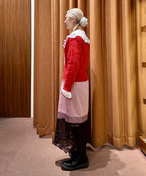 YABUさんの「BEAMS WOMEN｜サテン レースキリカエ タイト スカート」を使ったコーディネート