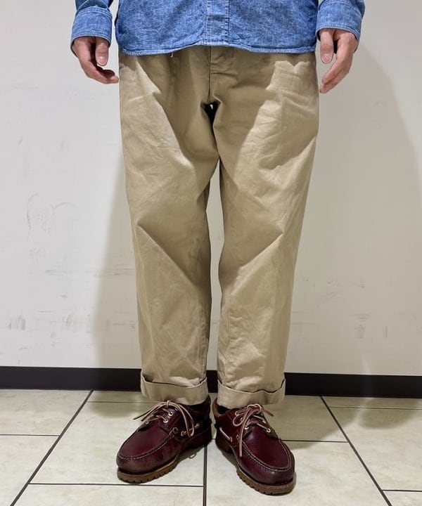 山下 勝利さんの「BEAMS WOMEN｜2 Pleats Twill」を使ったコーディネート