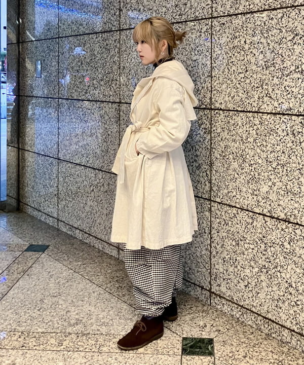 小原 もこさんの「BEAMS WOMEN｜コットン リネン ビッグ コート」を使ったコーディネート
