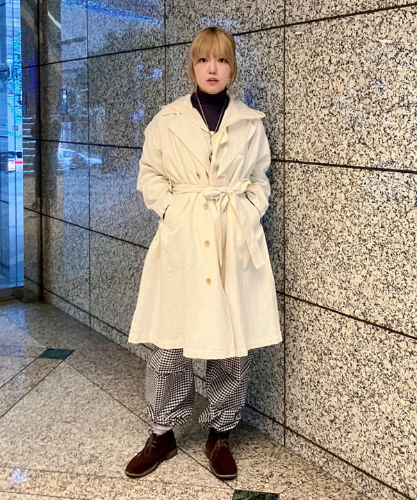 小原 もこさんの「BEAMS WOMEN｜コットン リネン ビッグ コート」を使ったコーディネート