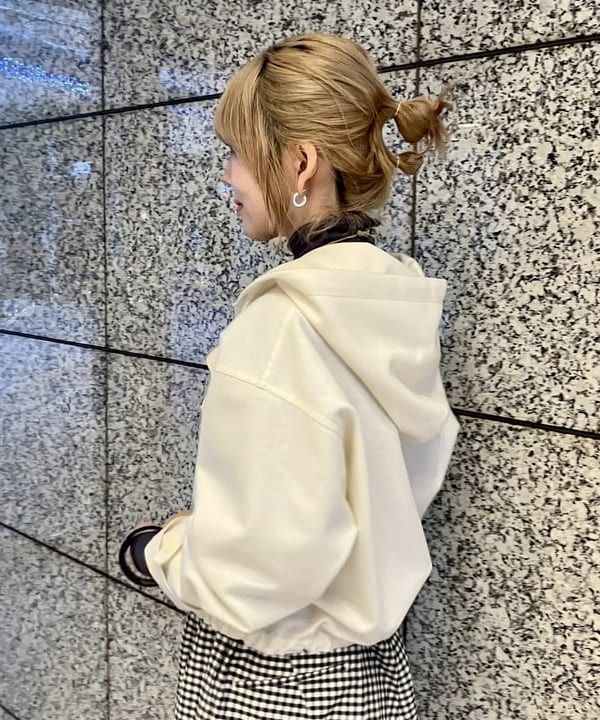 小原 もこさんの「BEAMS WOMEN｜コットン リネン ビッグ コート」を使ったコーディネート