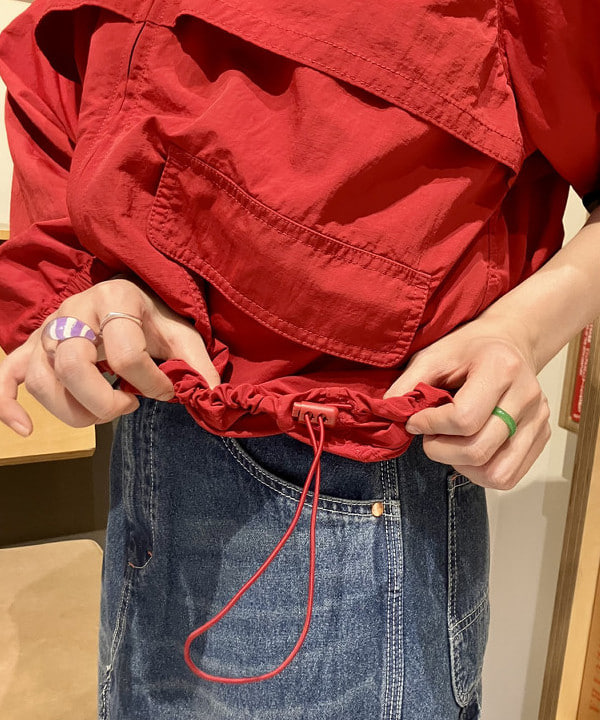 小原 もこさんの「BEAMS WOMEN｜ナイロン パッカブル フード ジャケット」を使ったコーディネート