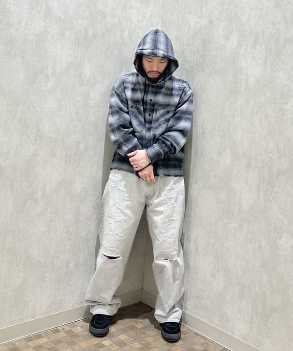 吉田 洸輝さんの「BEAMS WOMEN｜ワイドショート ダメージ デニム ジャケット」を使ったコーディネート