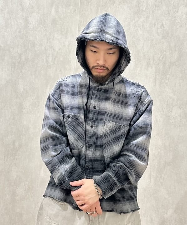 吉田 洸輝さんの「BEAMS WOMEN｜ワイドショート ダメージ デニム ジャケット」を使ったコーディネート