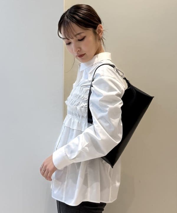 松本 佳菜子さんの「BEAMS WOMEN｜ワイド 2WAY バッグ」を使ったコーディネート