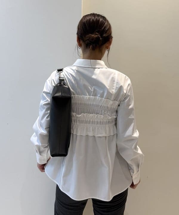 松本 佳菜子さんの「BEAMS WOMEN｜ワイド 2WAY バッグ」を使ったコーディネート