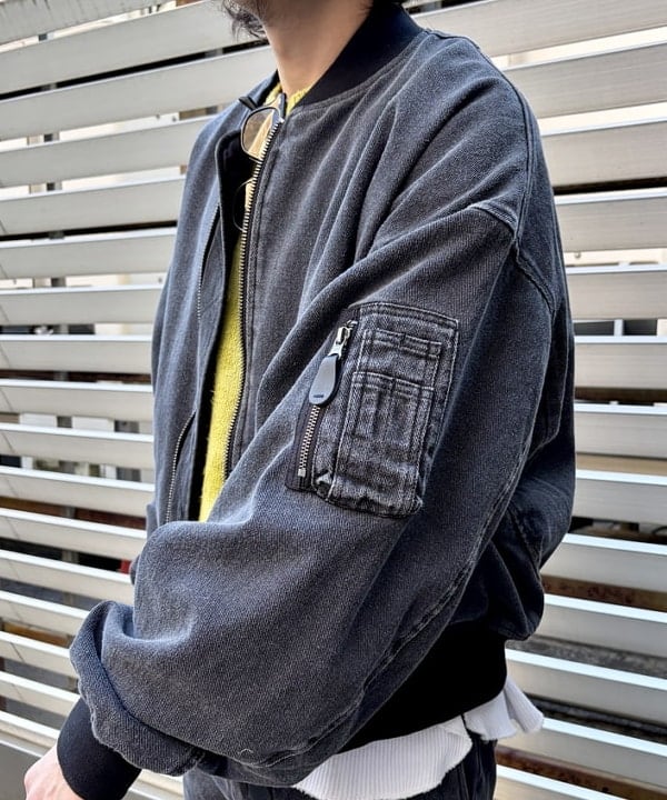 高遠 恒巳さんの「BEAMS WOMEN｜リバーシブル フェード ボンバー ジャケット」を使ったコーディネート