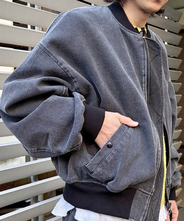 高遠 恒巳さんの「BEAMS WOMEN｜リバーシブル フェード ボンバー ジャケット」を使ったコーディネート