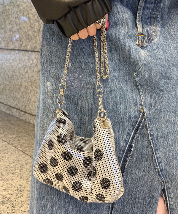 まゆちゃんさんの「BEAMS WOMEN｜フェイクレザー ジップ ブルゾン」を使ったコーディネート