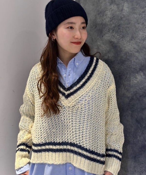 モモさんの「BEAMS WOMEN｜Vネック ライン プルオーバー」を使ったコーディネート