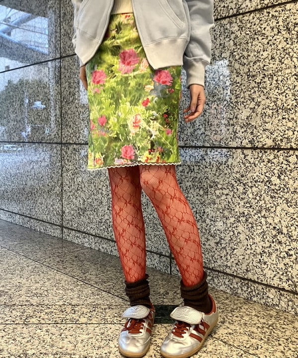 加歩さんの「BEAMS WOMEN｜14ゲージ リブ タートル ネック ニット」を使ったコーディネート