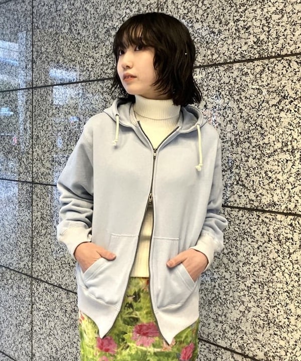 加歩さんの「BEAMS WOMEN｜14ゲージ リブ タートル ネック ニット」を使ったコーディネート