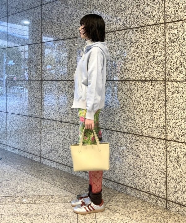 加歩さんの「BEAMS WOMEN｜14ゲージ リブ タートル ネック ニット」を使ったコーディネート