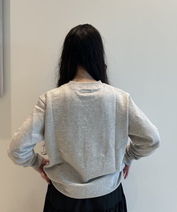 清水 彩乃さんの「BEAMS WOMEN｜BEAMS クルーネック スウェット」を使ったコーディネート