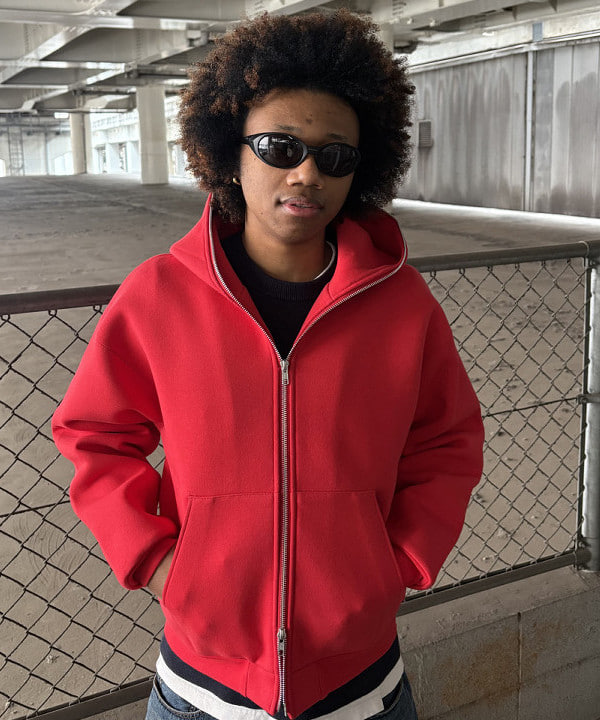 NADEL ナデールさんの「BEAMS WOMEN｜フルフェイス ジップアップ フーディ 【ワイドショートフィット】」を使ったコーディネート