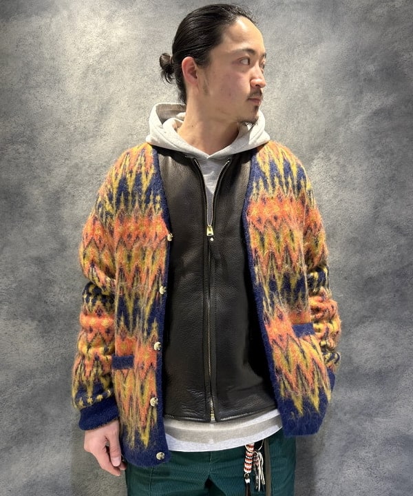 IHA(イハ)さんの「BEAMS WOMEN｜Cardigan Double Jacquard Chevron Pattern」を使ったコーディネート