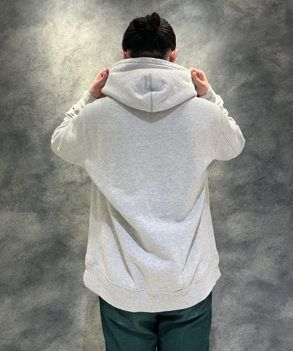 IHA(イハ)さんの「BEAMS WOMEN｜Cardigan Double Jacquard Chevron Pattern」を使ったコーディネート