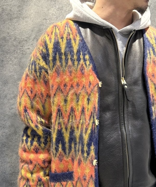 IHA(イハ)さんの「BEAMS WOMEN｜Cardigan Double Jacquard Chevron Pattern」を使ったコーディネート