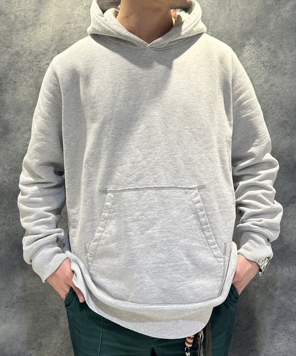 IHA(イハ)さんの「BEAMS WOMEN｜Cardigan Double Jacquard Chevron Pattern」を使ったコーディネート