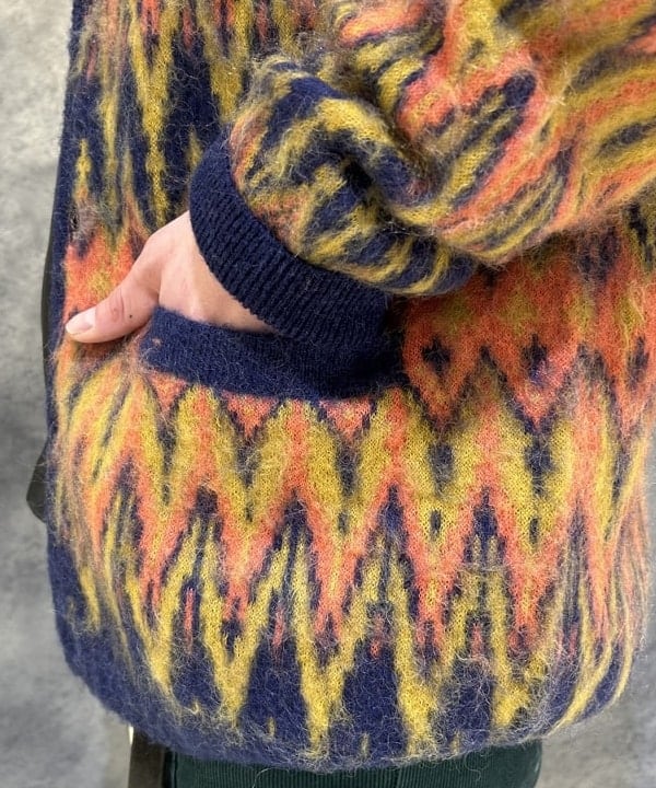 IHA(イハ)さんの「BEAMS WOMEN｜Cardigan Double Jacquard Chevron Pattern」を使ったコーディネート