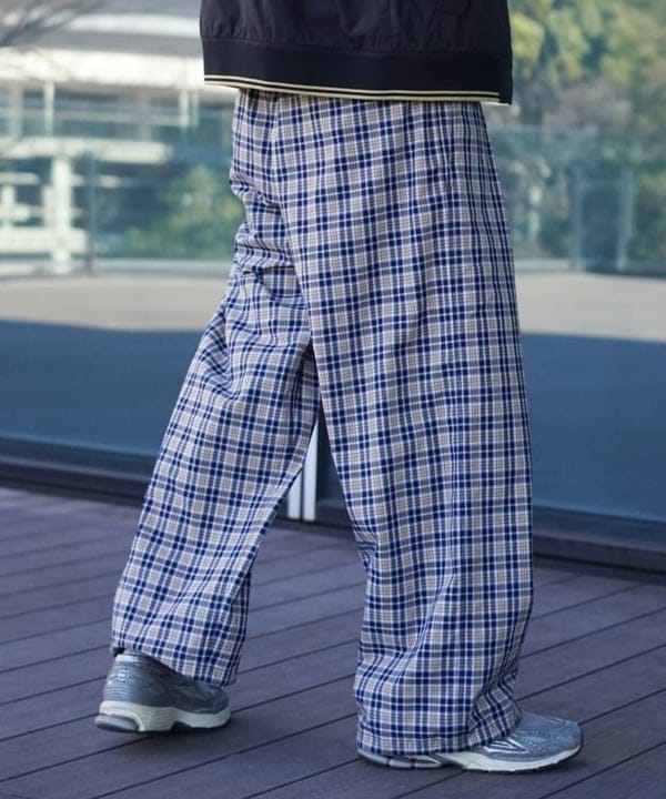 SUDOさんの「BEAMS WOMEN｜チェック ワイド イージーパンツ【ワイドストレートフィット】」を使ったコーディネート