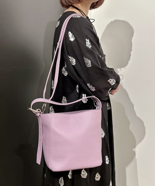 早川 萌子さんの「BEAMS WOMEN｜ne Quittez pas / ボイル フラワー ロングスリーブ ワンピース」を使ったコーディネート