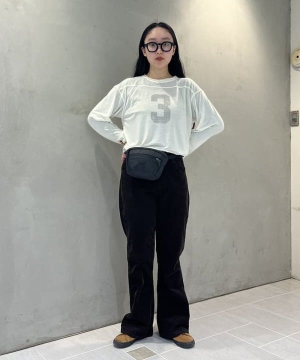 髙田 ユウさんの「BEAMS WOMEN｜コード フレア パンツ」を使ったコーディネート