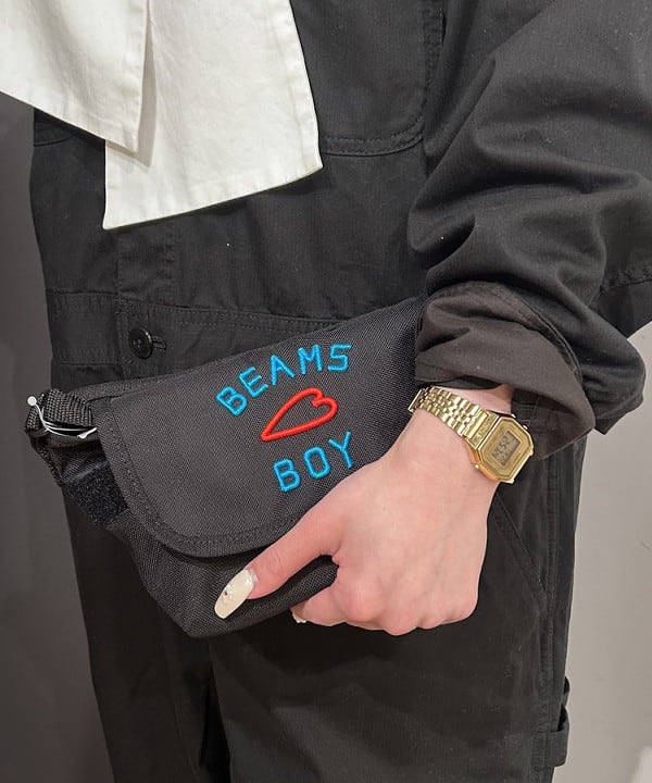 ando naoさんの「BEAMS WOMEN｜Manhattan Portage / 別注 MP1603-3EMB-BMB」を使ったコーディネート