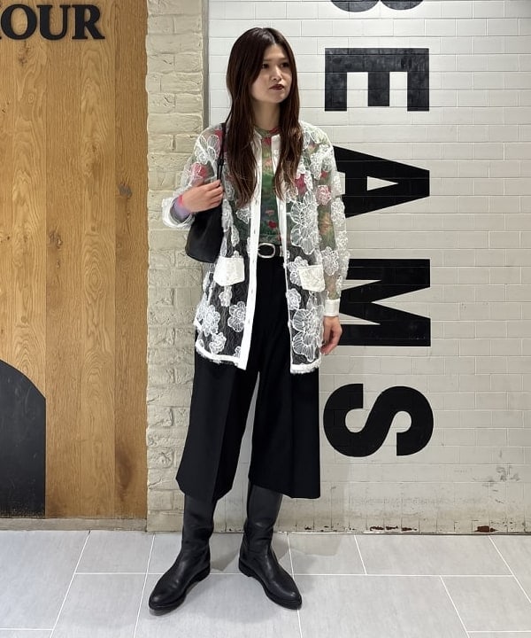 CHIHIROさんの「BEAMS WOMEN｜BAUM UND PFERDGARTEN / フラワーレース シャツ」を使ったコーディネート