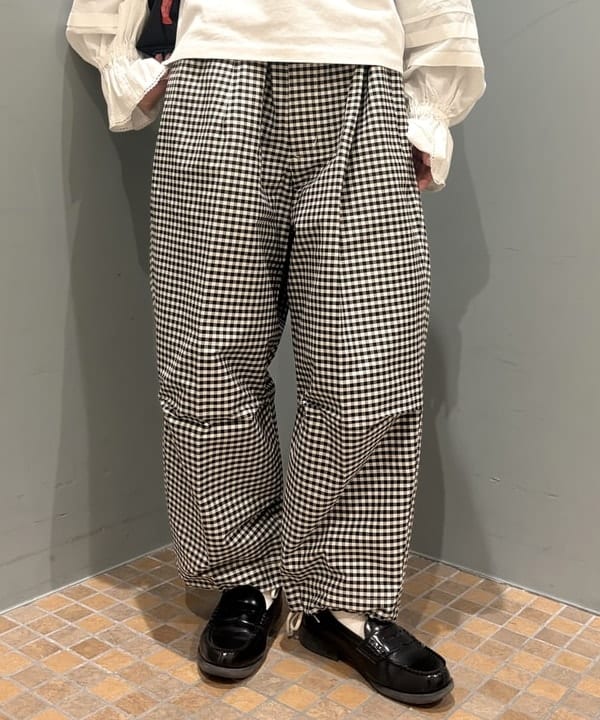 ばるたんさんの「BEAMS WOMEN｜ユーロ ドロワーズ アレンジ ブラウス」を使ったコーディネート