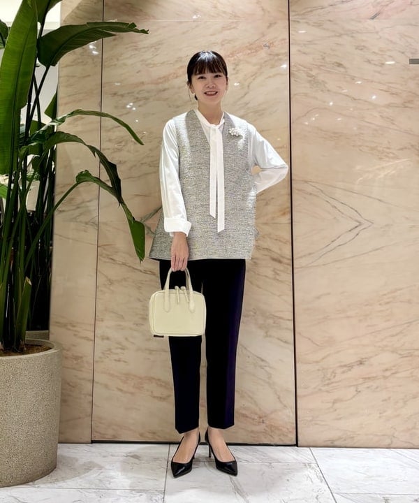 AONO SHIKAMAさんの「BEAMS WOMEN｜コットン リボンタイ シャツ」を使ったコーディネート