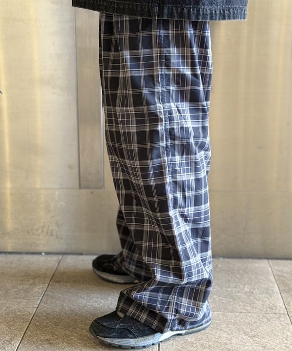 うえきんぐさんの「チェック ワイド イージーパンツ【ワイドストレートフィット】」を使ったコーディネート