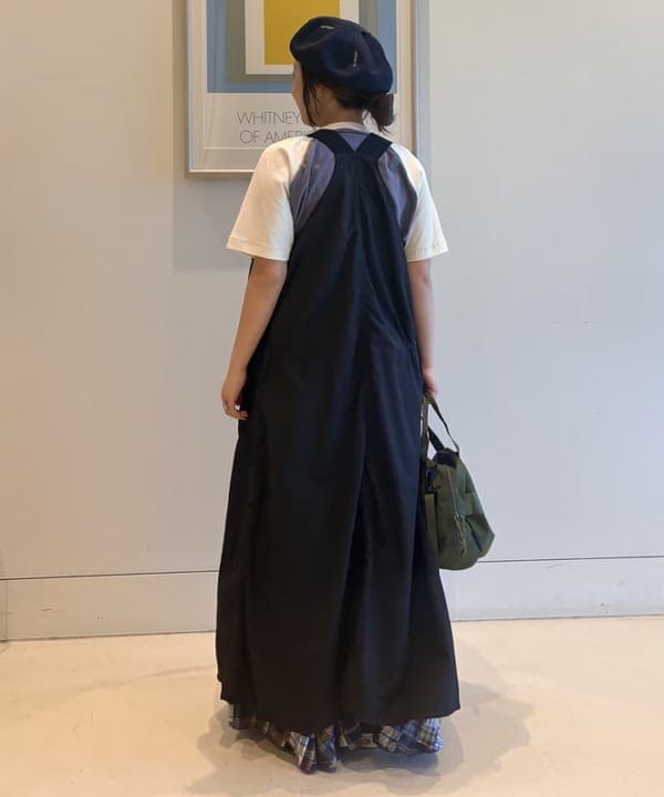 ナガオカ サキさんの「BEAMS WOMEN｜ナイロン フィッシング ベスト アレンジ ワンピース」を使ったコーディネート