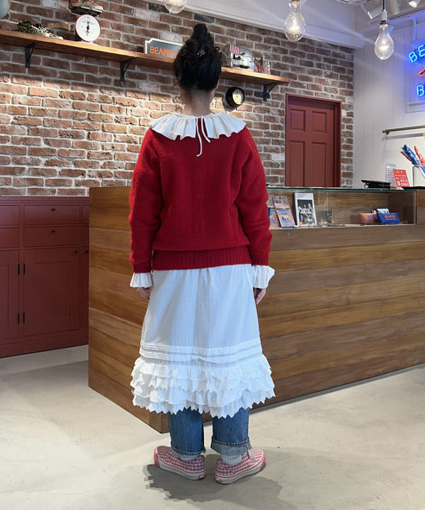 清水 彩乃さんの「BEAMS WOMEN｜ユーロ ヴィンテージ フリル スカート」を使ったコーディネート