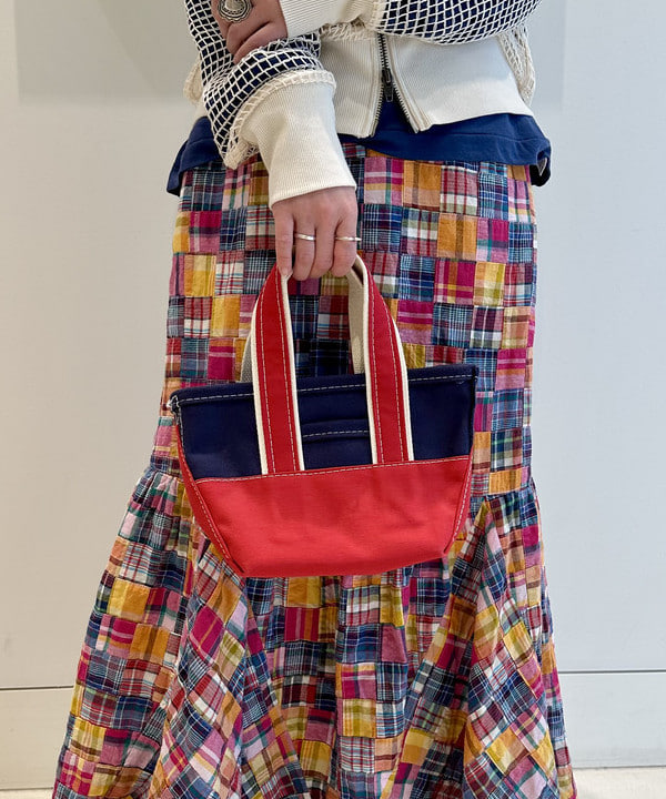 イシイ サオリさんの「BEAMS WOMEN｜ビッグ メッシュ フーディー」を使ったコーディネート