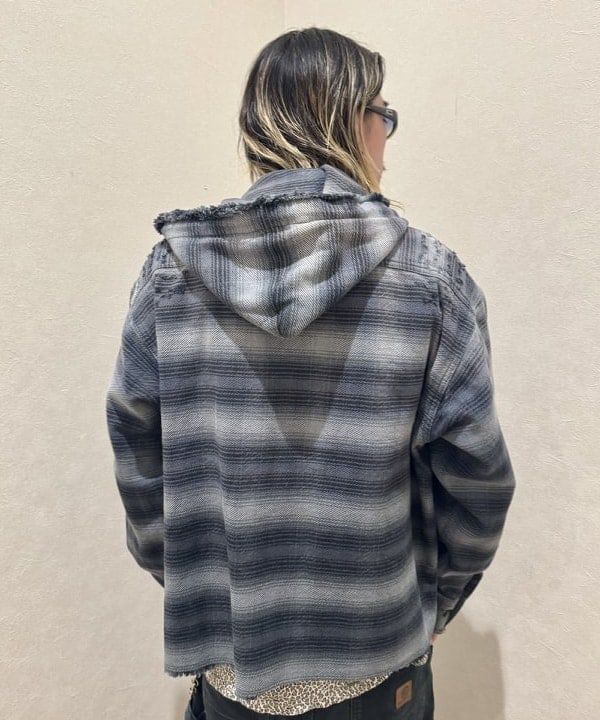 Ryohei Takataさんの「BEAMS WOMEN｜ユーズド加工 レザージップブルゾン」を使ったコーディネート