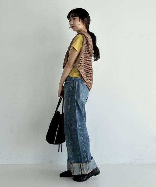 中丸　栞さんの「BEAMS WOMEN｜B SIDES / RELAXED CUFFED LASSO デニムパンツ JANE WASH」を使ったコーディネート