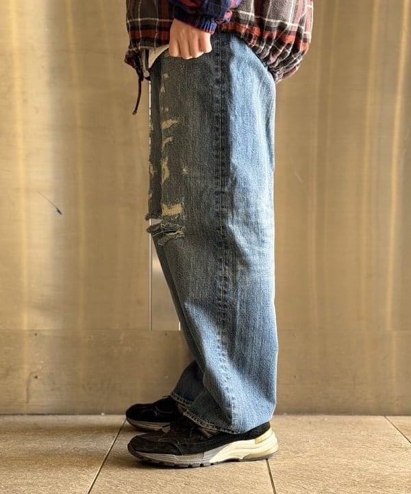 うえきんぐさんの「フェード ダメージ デニムパンツ 【ワイドストレートフィット】」を使ったコーディネート