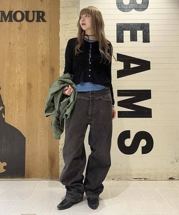 江口 息吹さんの「BEAMS WOMEN｜シアー センター シーム Tシャツ」を使ったコーディネート