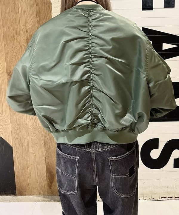 江口 息吹さんの「BEAMS WOMEN｜シアー センター シーム Tシャツ」を使ったコーディネート