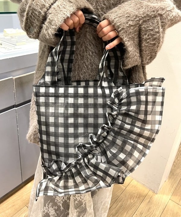 大木さんの「BEAMS WOMEN｜シャギースタンド カラー ハーフ コート」を使ったコーディネート