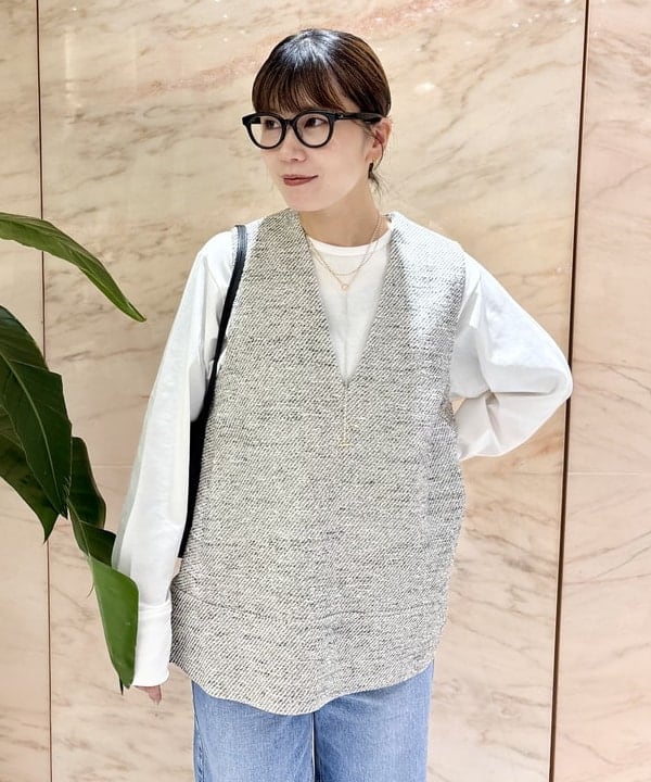 AONO SHIKAMAさんの「BEAMS WOMEN｜ツイード フレア Vネック ジレ＊」を使ったコーディネート
