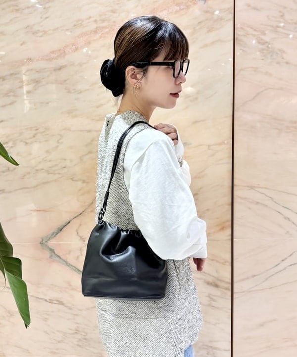 AONO SHIKAMAさんの「BEAMS WOMEN｜ツイード フレア Vネック ジレ＊」を使ったコーディネート