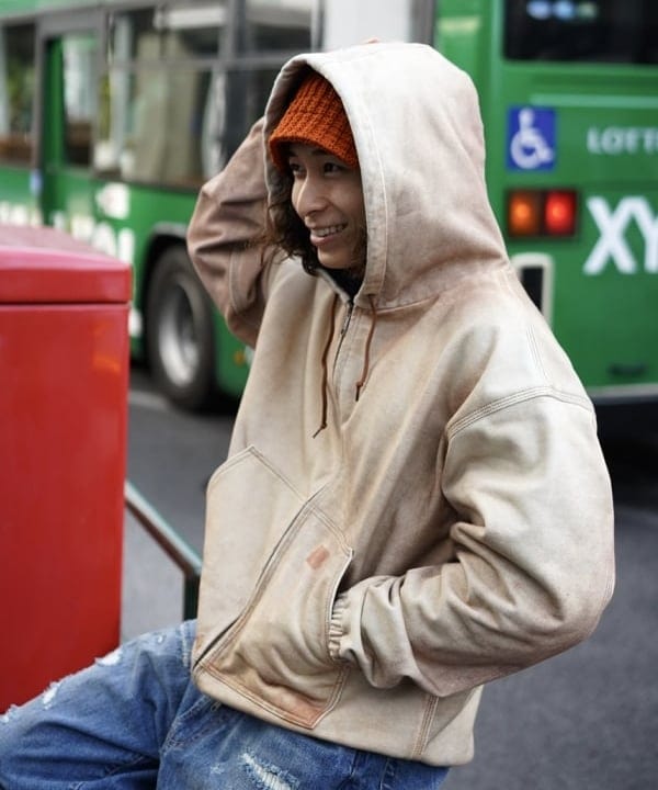 Kellyさんの「BEAMS WOMEN｜フェード ダメージ デニムパンツ 【ワイドストレートフィット】」を使ったコーディネート